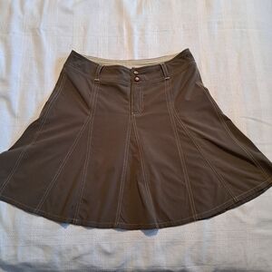 Athleta women's size medium olive skirt with stretch